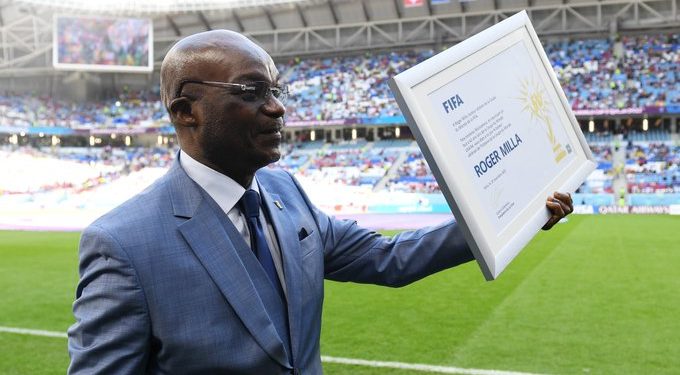 MONDIAL QATAR 2022 :   Roger Milla honoré par la Fifa